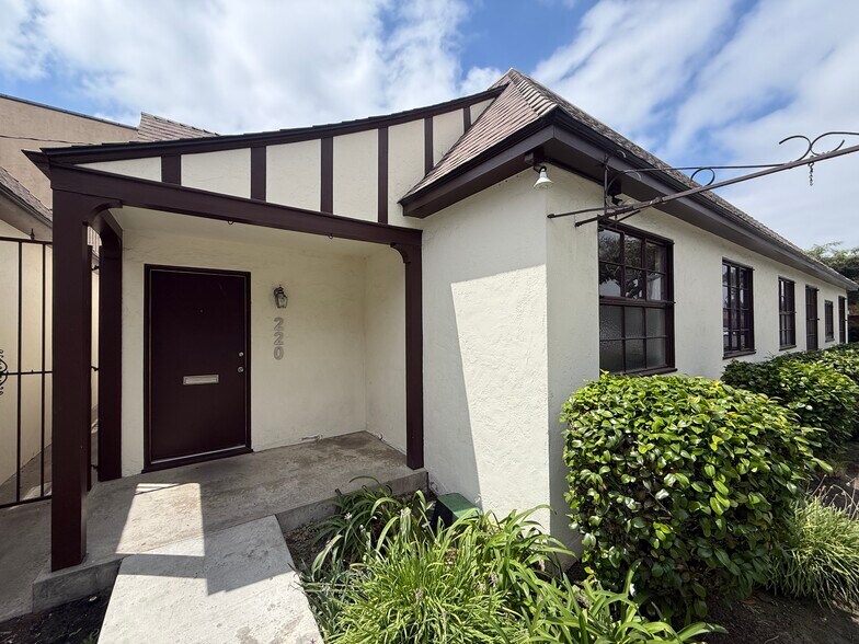 More Photos Of 220-226 W Cypress St, Anaheim Office For Lease