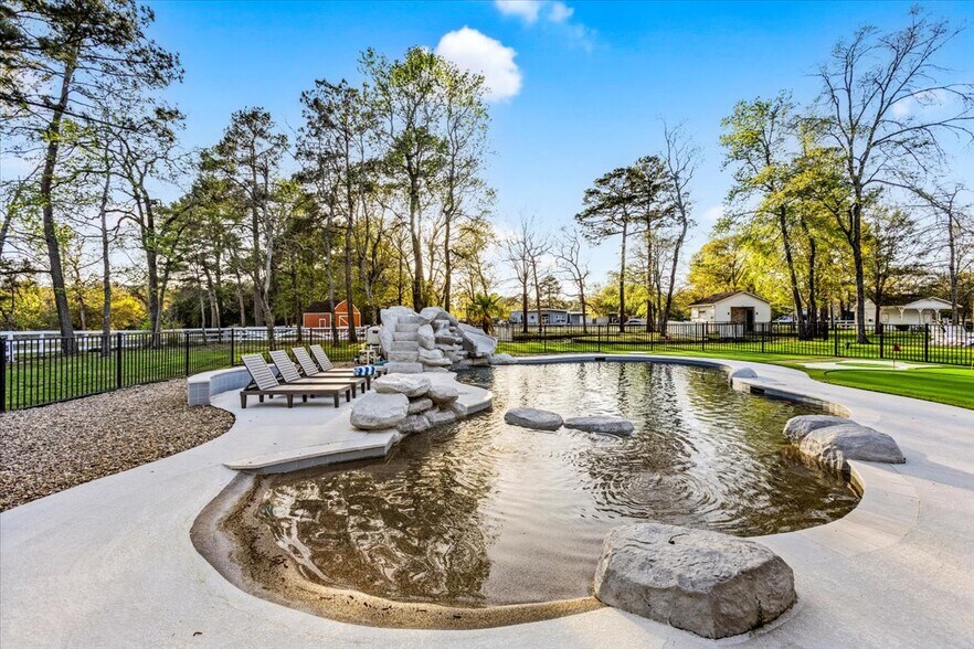 More Photos Of 8811 West Ln, Magnolia Office For Sale