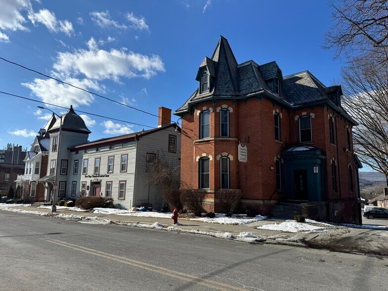 More Photos Of 88 Market St, Poughkeepsie Office Residential For Sale