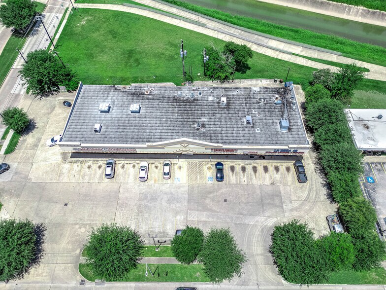More Photos Of 8530 S Braeswood Blvd, Houston Freestanding For Lease