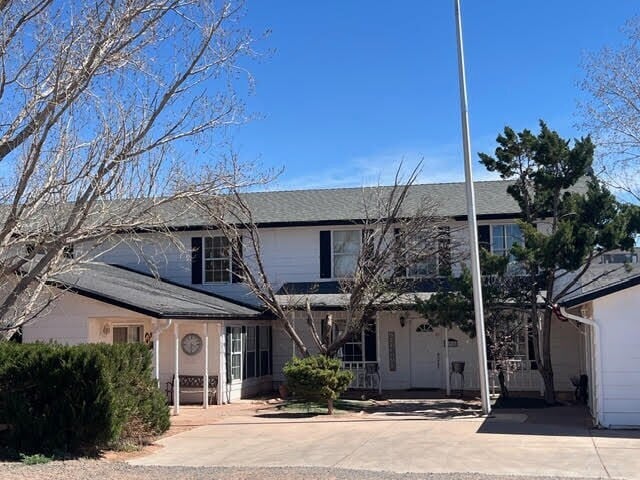 Primary Photo Of 550 W Garden Ln, Snowflake Assisted Living For Sale