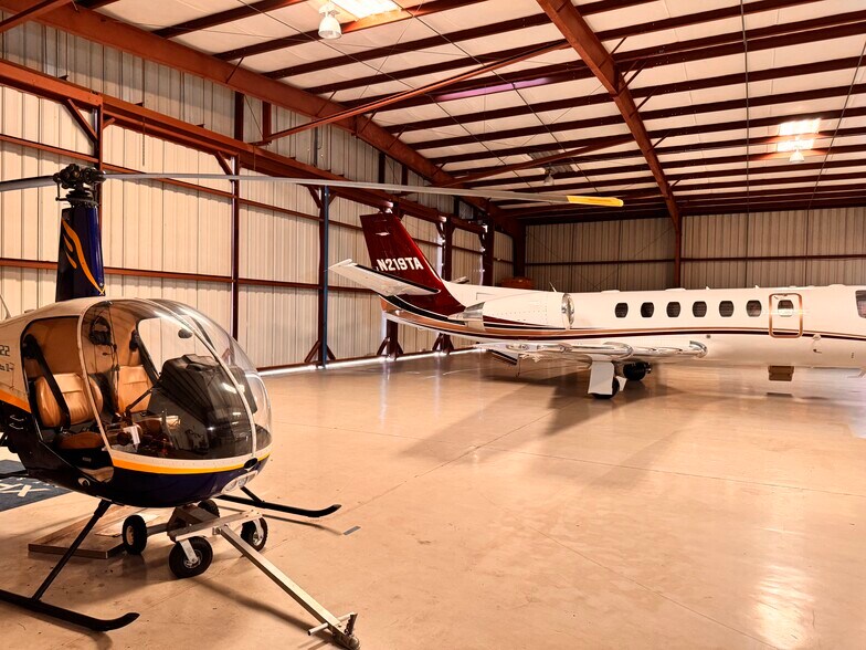 More Photos Of 1997 Industrial Dr, Deland Airplane Hangar For Sale