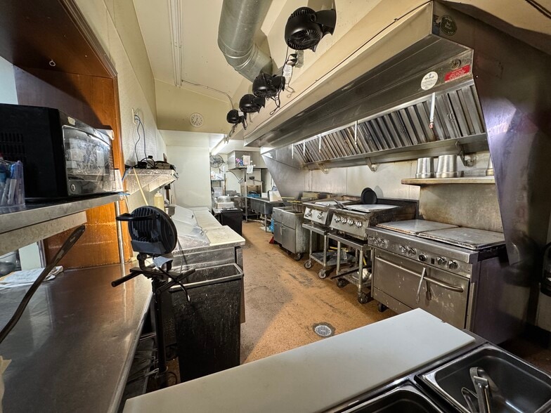 More Photos Of 25020 May St, Edwardsburg General Retail For Sale