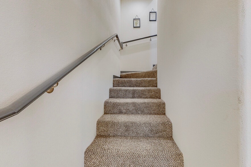 More Photos Of 615 Iron Ave SW, Albuquerque Apartments For Sale