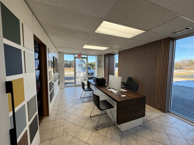 More Photos Of 12137 Rhea Dr, Plainfield Warehouse For Lease