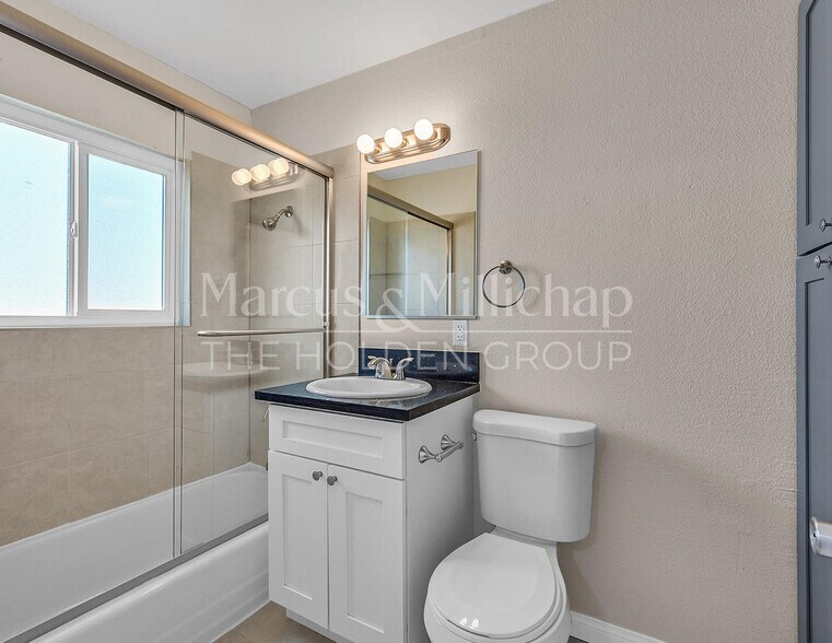 More Photos Of , Las Vegas Multifamily For Sale