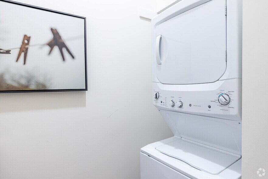 More Photos Of 9142 Richmond Hwy, Fort Belvoir Apartments For Lease