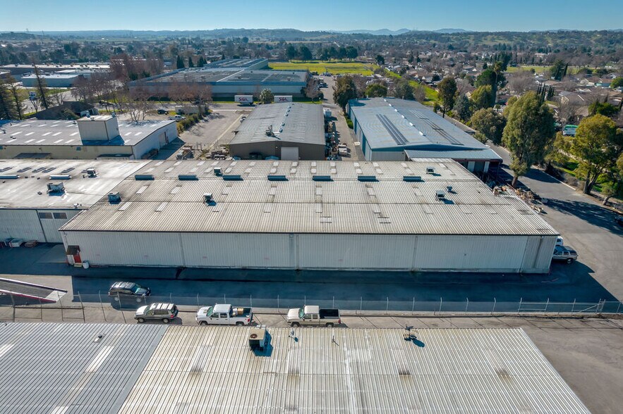 More Photos Of 1625 Commerce Way, Paso Robles Manufacturing For Lease