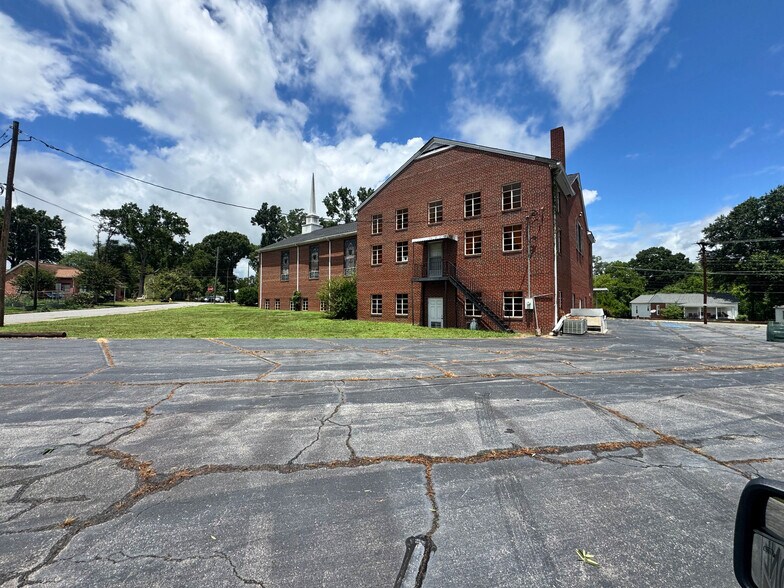 More Photos Of 200 Moir St, Eden Religious Facility For Sale
