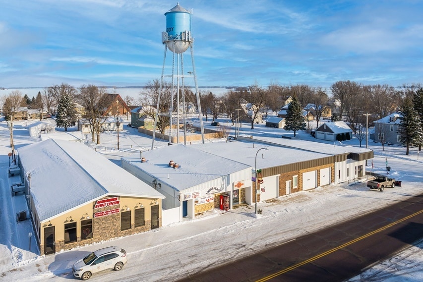 More Photos Of 236 E Maine St, Amboy Specialty For Sale