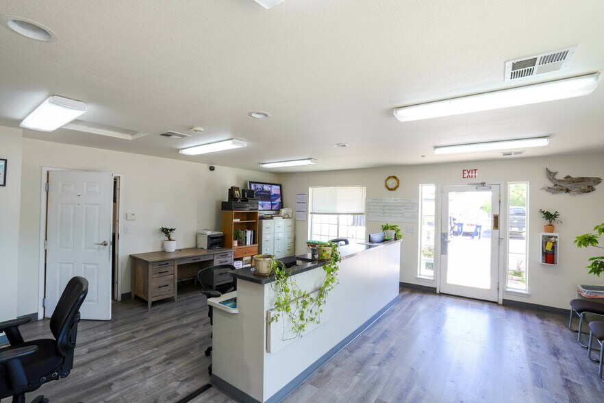 More Photos Of 2410 Progress Rd, Redding Self Storage For Sale