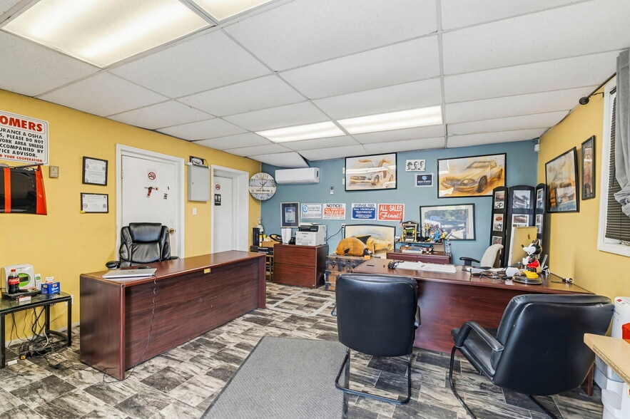 More Photos Of 6 Roberta Ave, Collingdale Warehouse For Sale