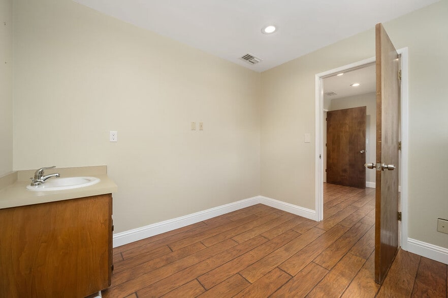 More Photos Of 1050 Las Tablas Rd, Templeton Medical For Lease