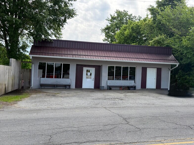 More Photos Of 205 S Armstrong Rd, Rogersville Loft Creative Space For Sale