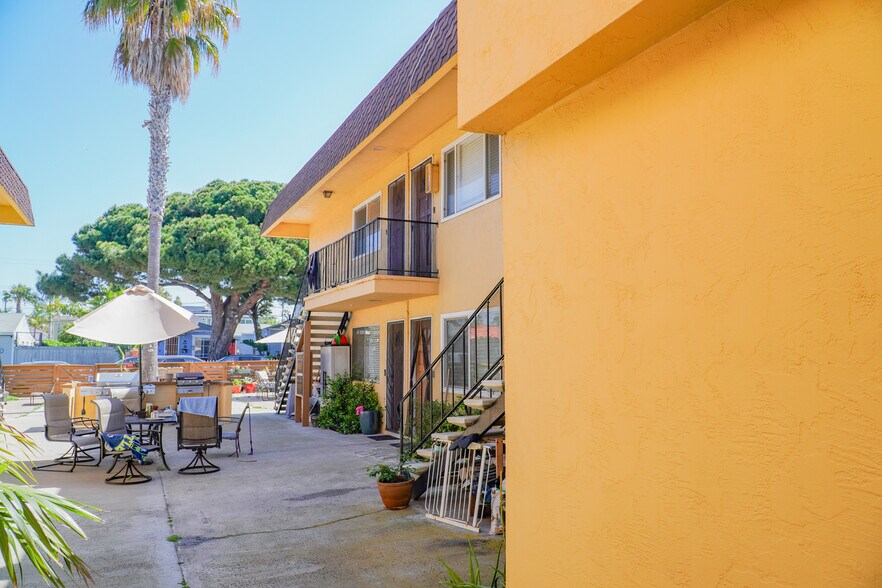 More Photos Of 4865 Brighton Ave, San Diego Apartments For Sale