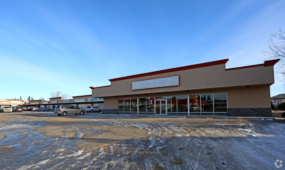 Primary Photo Of 4513 52 Ave, Olds General Retail For Lease