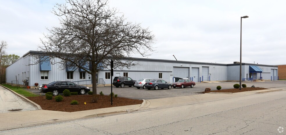 More Photos Of 940-950 Greenleaf Ave, Elk Grove Village Manufacturing For Lease