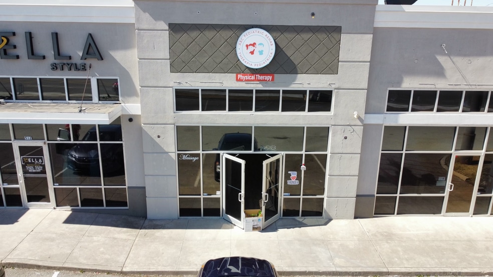 More Photos Of 500 W I-240 Service Rd, Oklahoma City General Retail For Sale