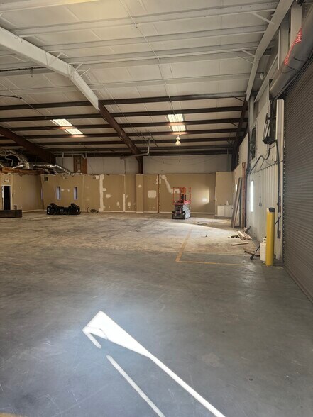 More Photos Of 814 Jefferson St, Atlanta Warehouse For Lease
