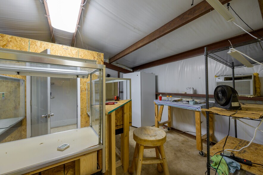 More Photos Of 3340 OK-91, Colbert Specialty For Lease