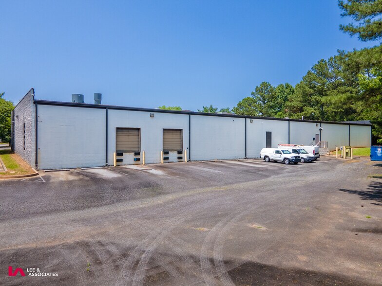 More Photos Of 6835 Meadowridge Ct, Alpharetta Industrial For Lease