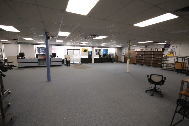 More Photos Of 1233 Main St, Worcester Storefront Retail Office For Lease