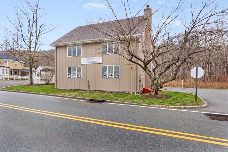 More Photos Of 328 Green Pond Rd, Hibernia Office Residential For Lease