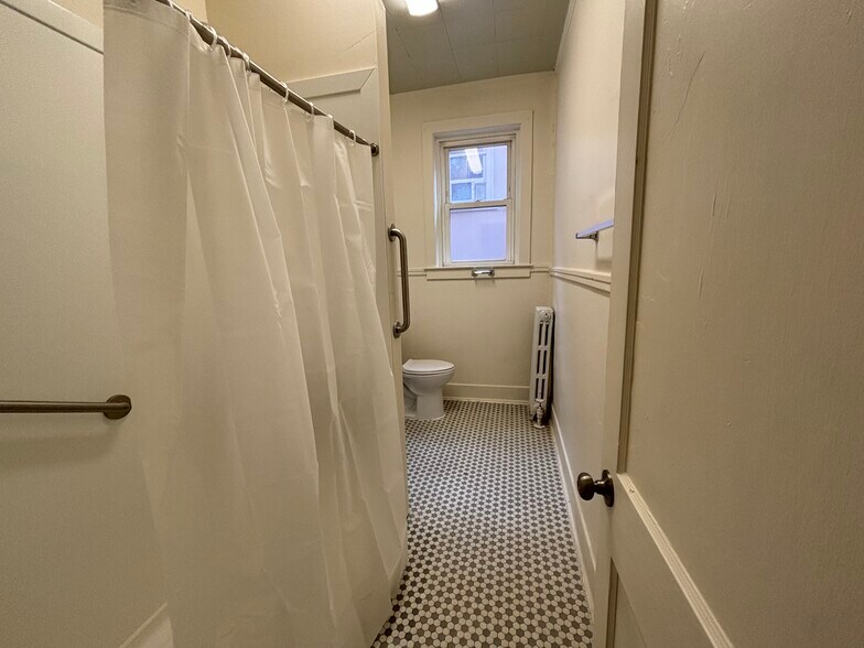 More Photos Of 222 S 15th St, Allentown Apartments For Sale