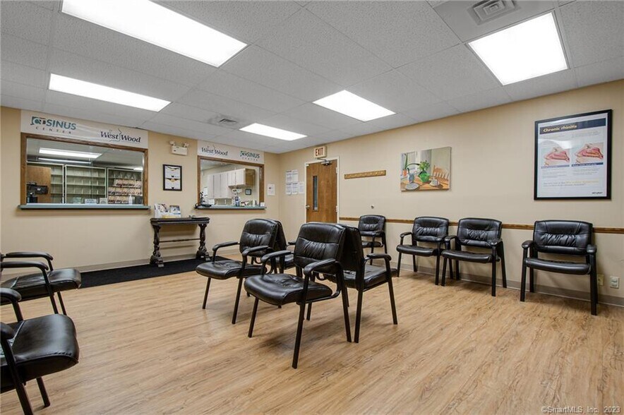 More Photos Of 60 Westwood Ave, Waterbury Medical For Sale