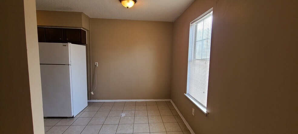 More Photos Of 1906 W Matthews Ave, Jonesboro Apartments For Sale