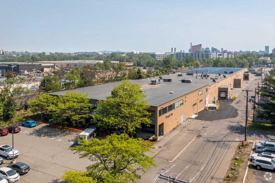 More Photos Of 420 Pearl St, Malden Warehouse For Lease
