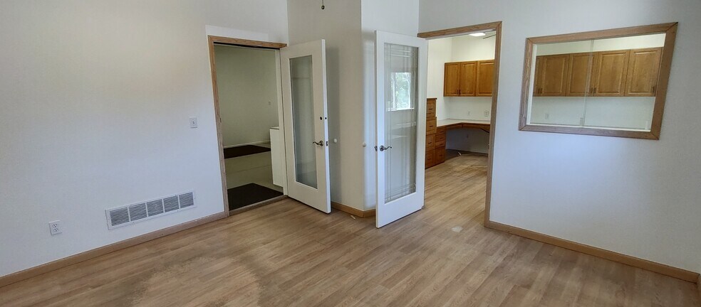 More Photos Of 409 Delozier Dr, Fort Collins Warehouse For Lease