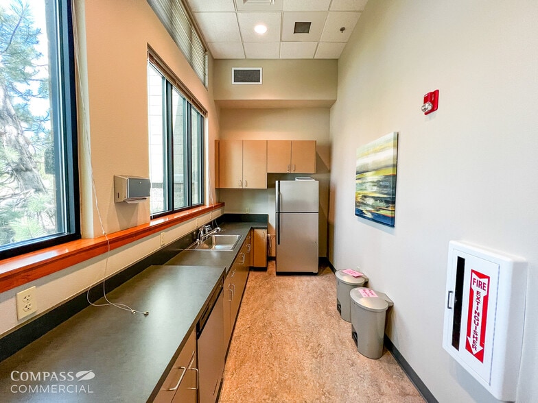 More Photos Of 2796 NW Clearwater Dr, Bend Office For Sale