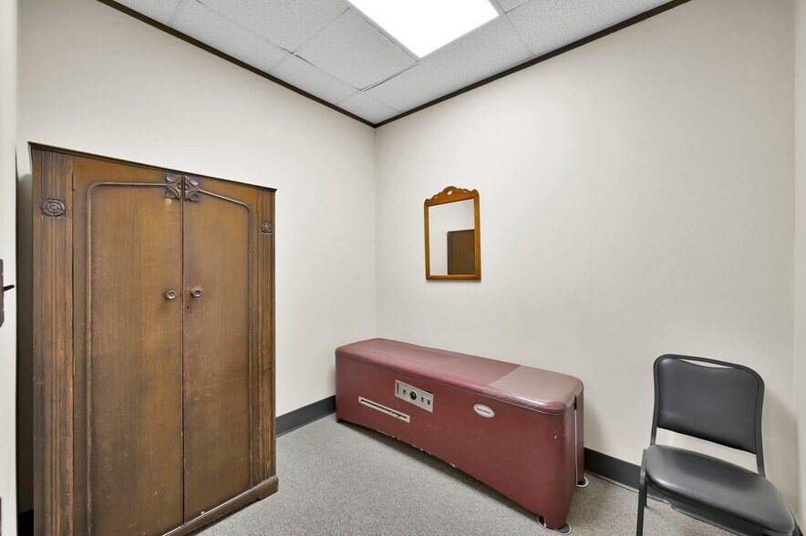 More Photos Of 1380 Stonehollow Dr, Humble Medical For Lease