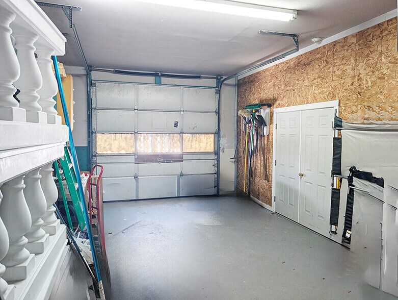 More Photos Of 444 Amherst St, Nashua Freestanding For Sale