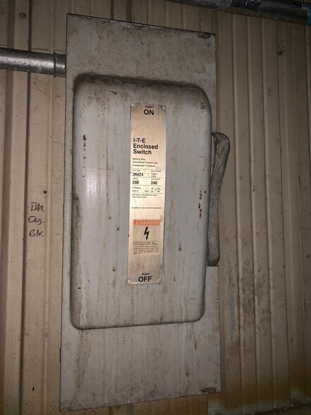 More Photos Of 2221 NW 18th St, Pompano Beach Warehouse For Lease