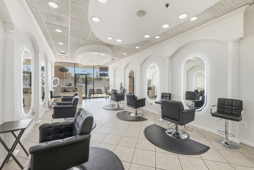 More Photos Of 9536 Liberia Ave, Manassas Supermarket For Lease