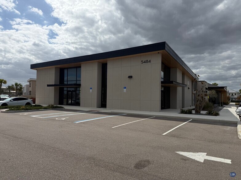 More Photos Of 5484 Lorkey Ln, Melbourne General Retail For Lease