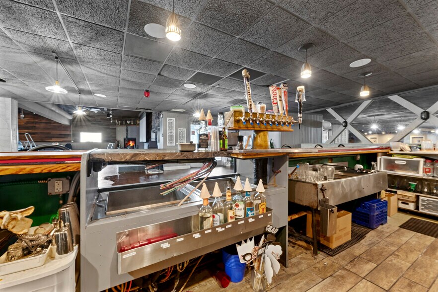 More Photos Of 1090 Rochester Rd, Troy Restaurant For Sale