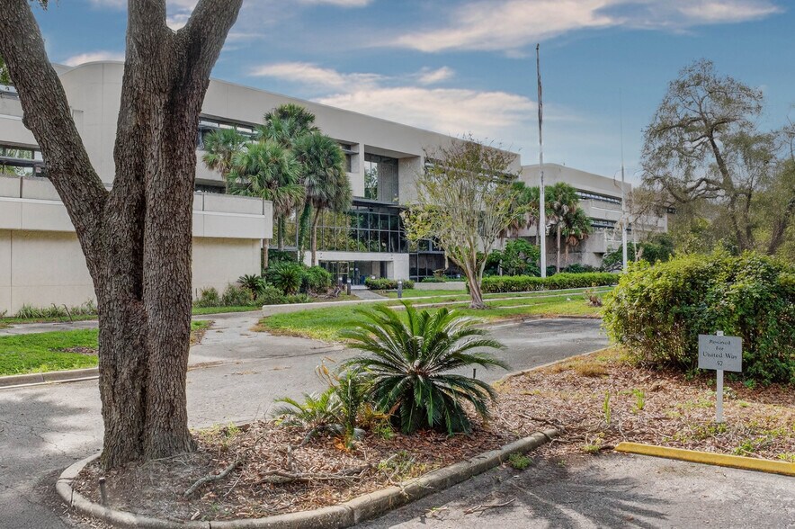 More Photos Of 555 Lake Border Dr, Apopka Office For Sale