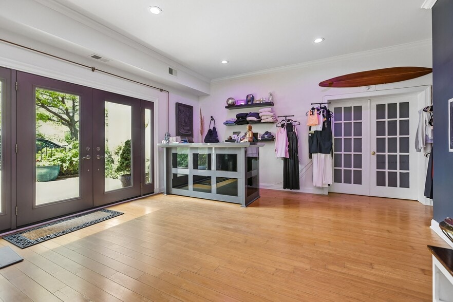 More Photos Of 622 Main St, Avon By The Sea Storefront Retail Residential For Sale