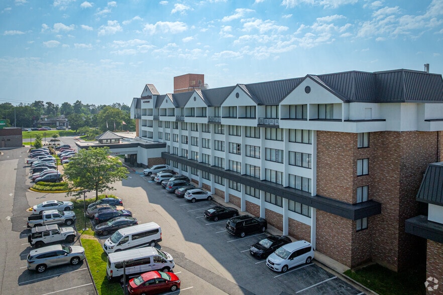 More Photos Of 1726 Reisterstown Rd, Pikesville Hotel For Lease