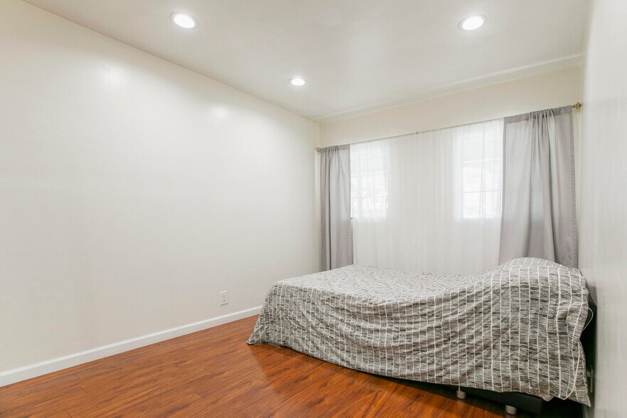 More Photos Of 343 Concord St, Glendale Apartments For Sale