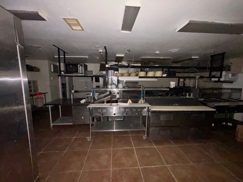 More Photos Of 607 4th St NW, Red Bay General Retail For Sale