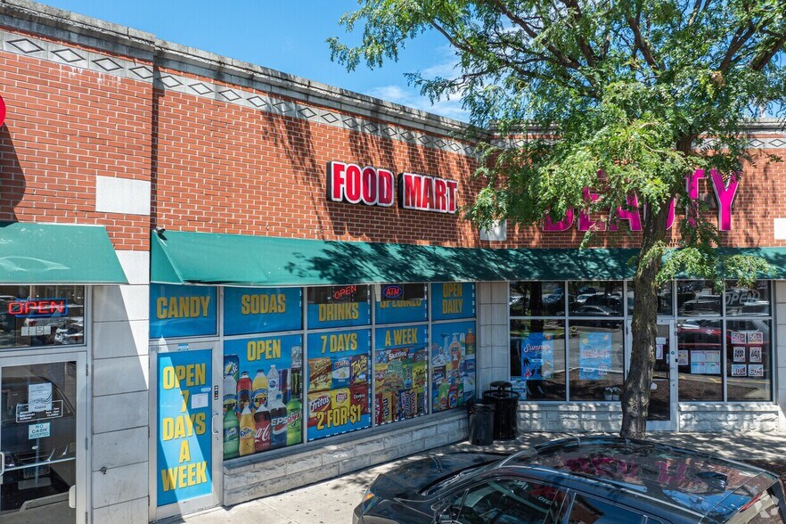 More Photos Of 3952 W Cermak Rd, Chicago Storefront For Lease
