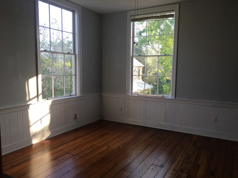 More Photos Of 635 E Bay St, Charleston Office Residential For Lease