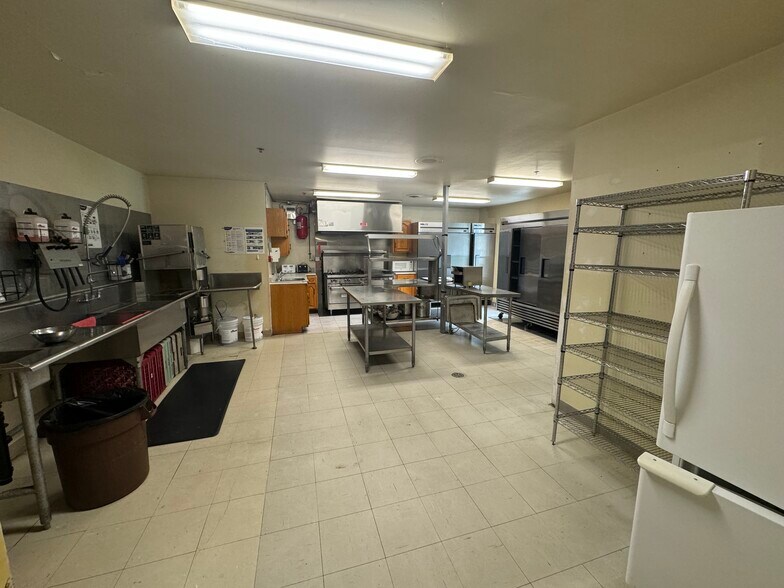 More Photos Of 725 Gibralter St, Norfolk Flex For Sale