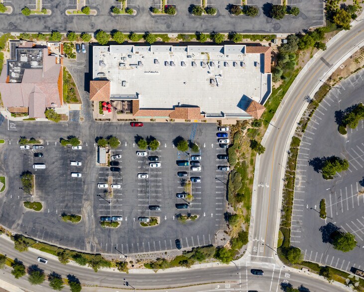 More Photos Of 1263 Simi Town Center Way, Simi Valley General Retail For Lease