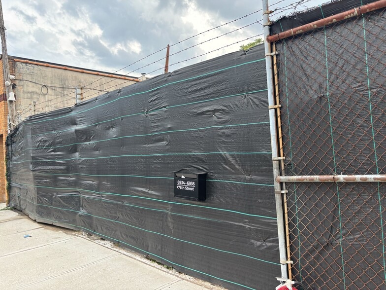 More Photos Of , Flushing Unknown For Sale