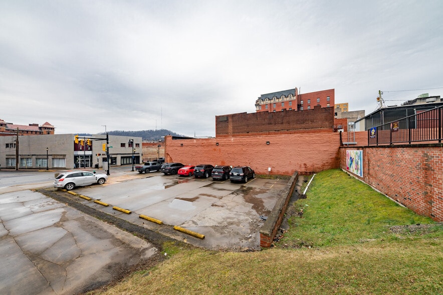 More Photos Of 347 W Main St, Clarksburg Office For Lease